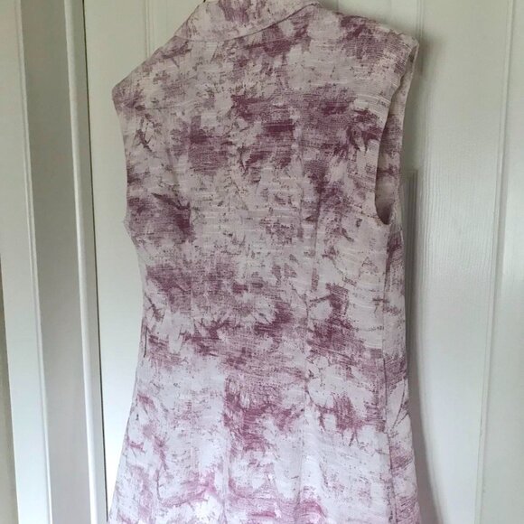 Cute Sleeveless Double Breasted Abstract Floral Vest in White and Purple - Picture 13 of 13